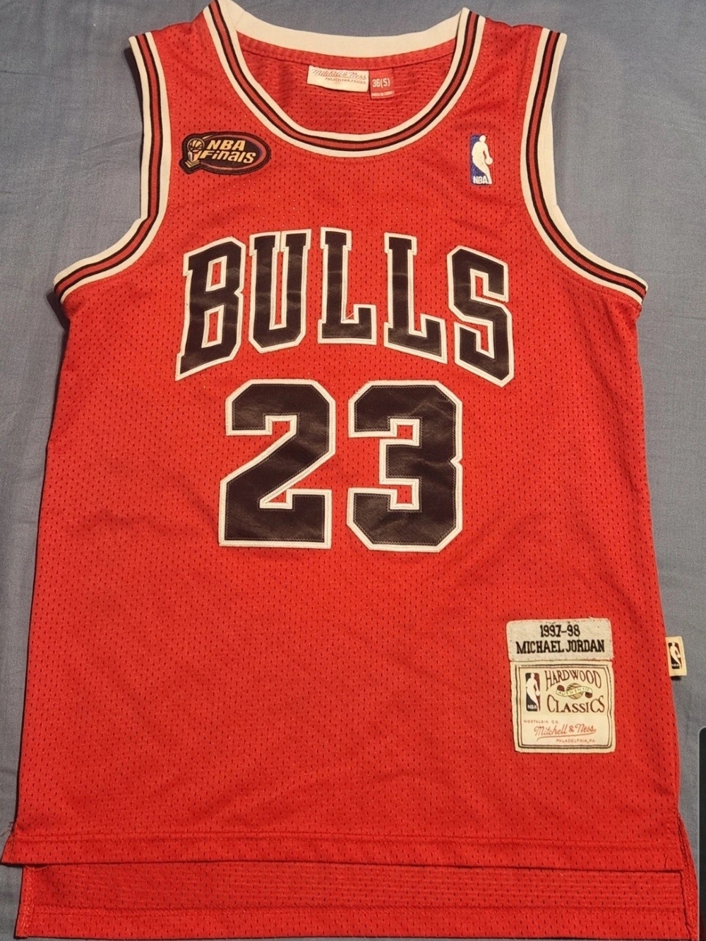 Mitchell & Ness Authentic Michael Jordan 1997-98 Chicago Bulls Jersey Size 36 Sm